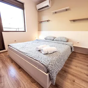 Bright 1bdr With A Balcony Apartament