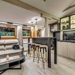 5 - Loft - Location - Designer Interior Apartment